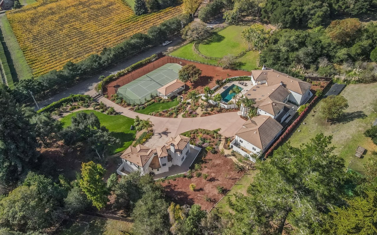 2240 Pleasant Valley RD