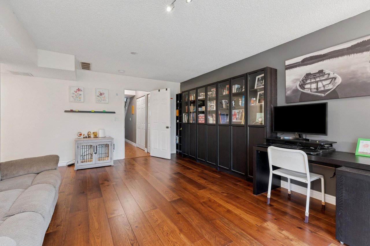 39-1140 Falcon Dr