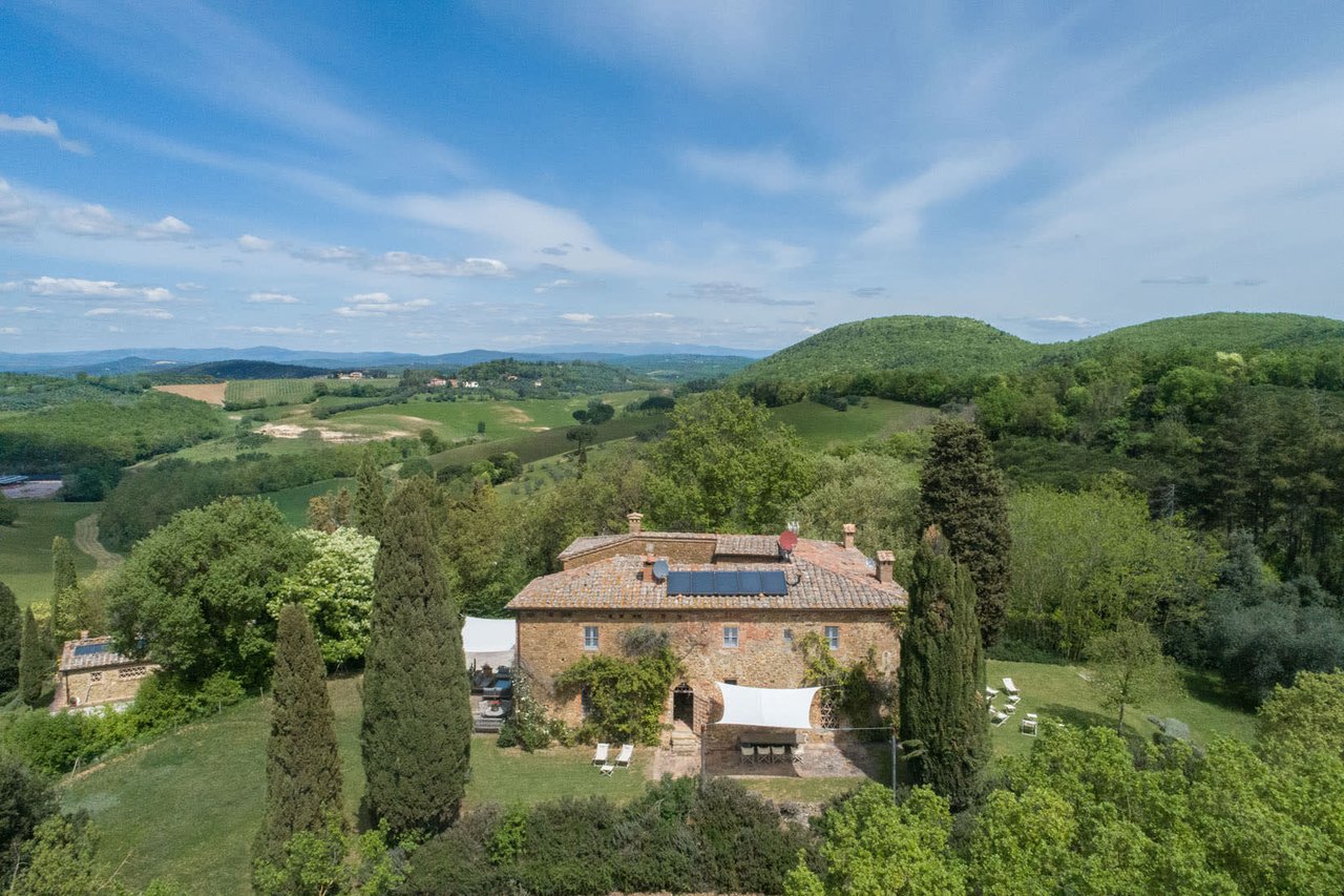 TENUTA RUSTICHELLO “Superb property for sale in the municipality of Montalcino” 