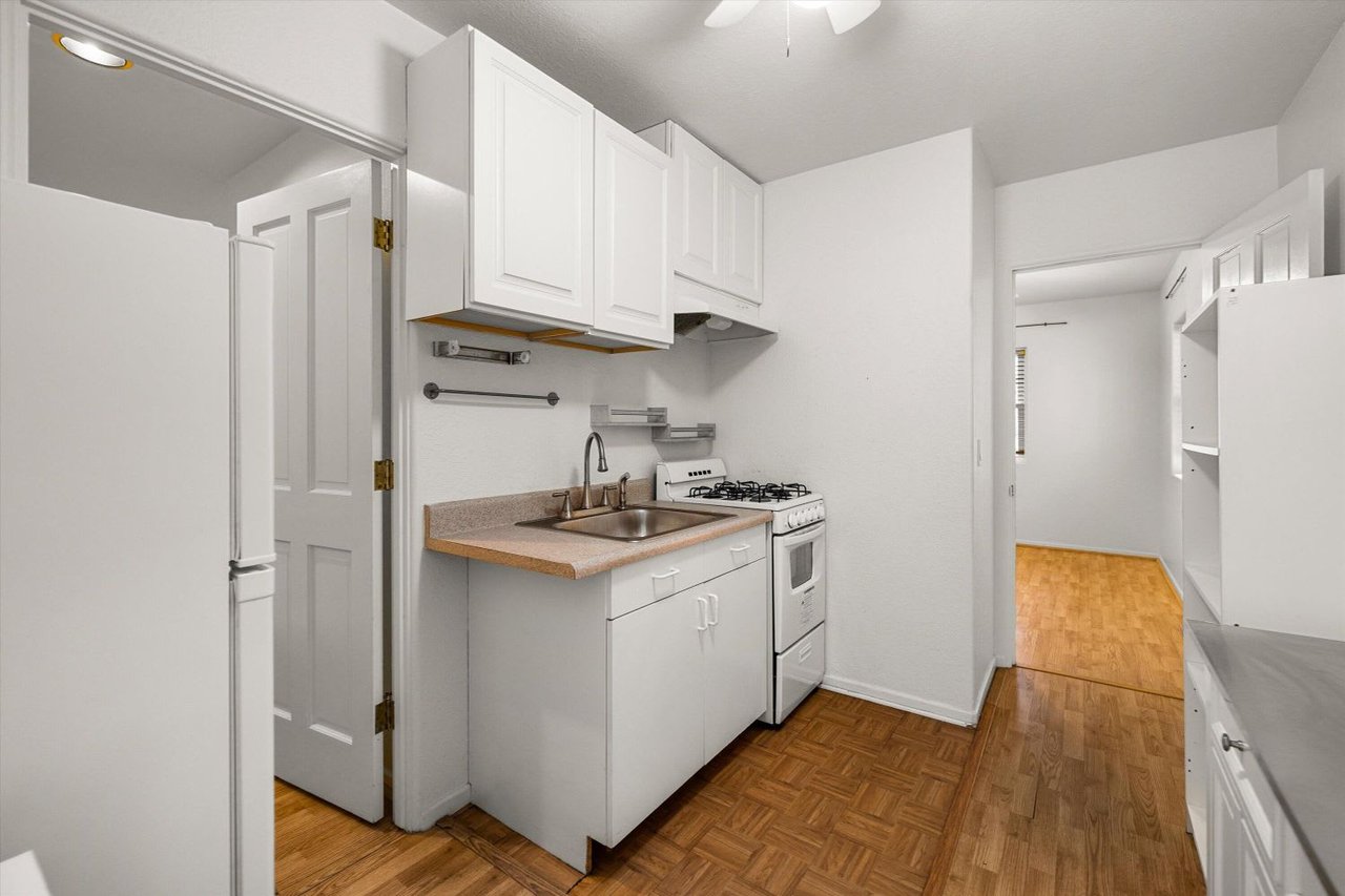 107 W Quinto St