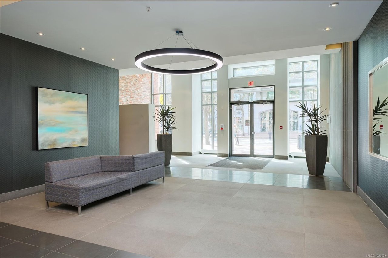 910-728 Yates St, Victoria