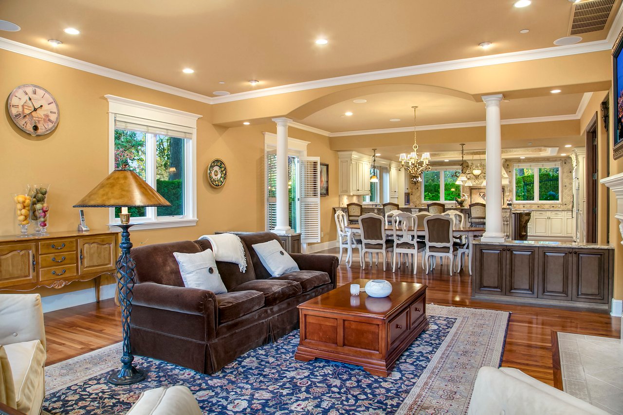Clyde Hill Villa 