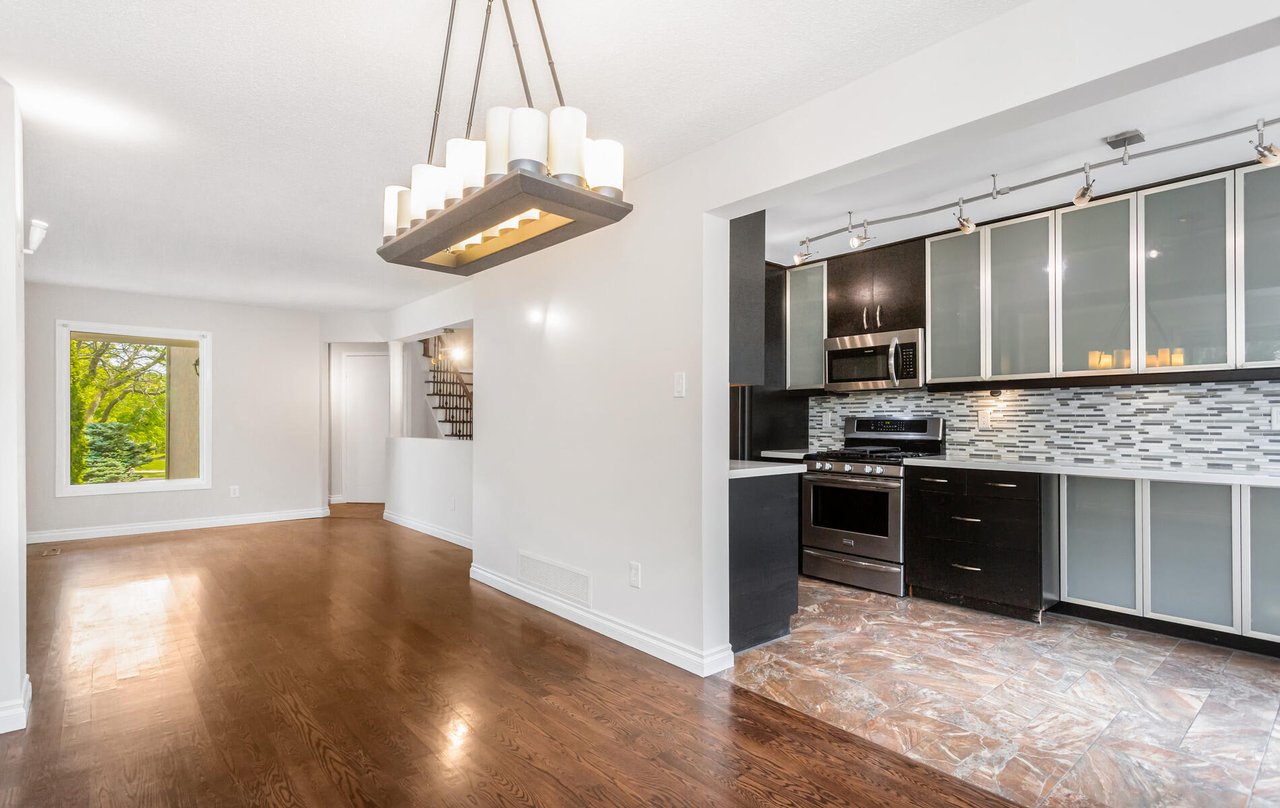 1308 Valerie Cres