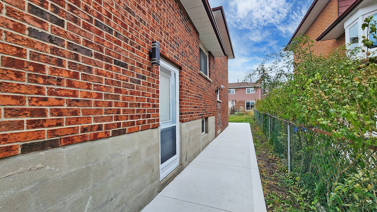 36 Jayfield Rd - Basement Unit