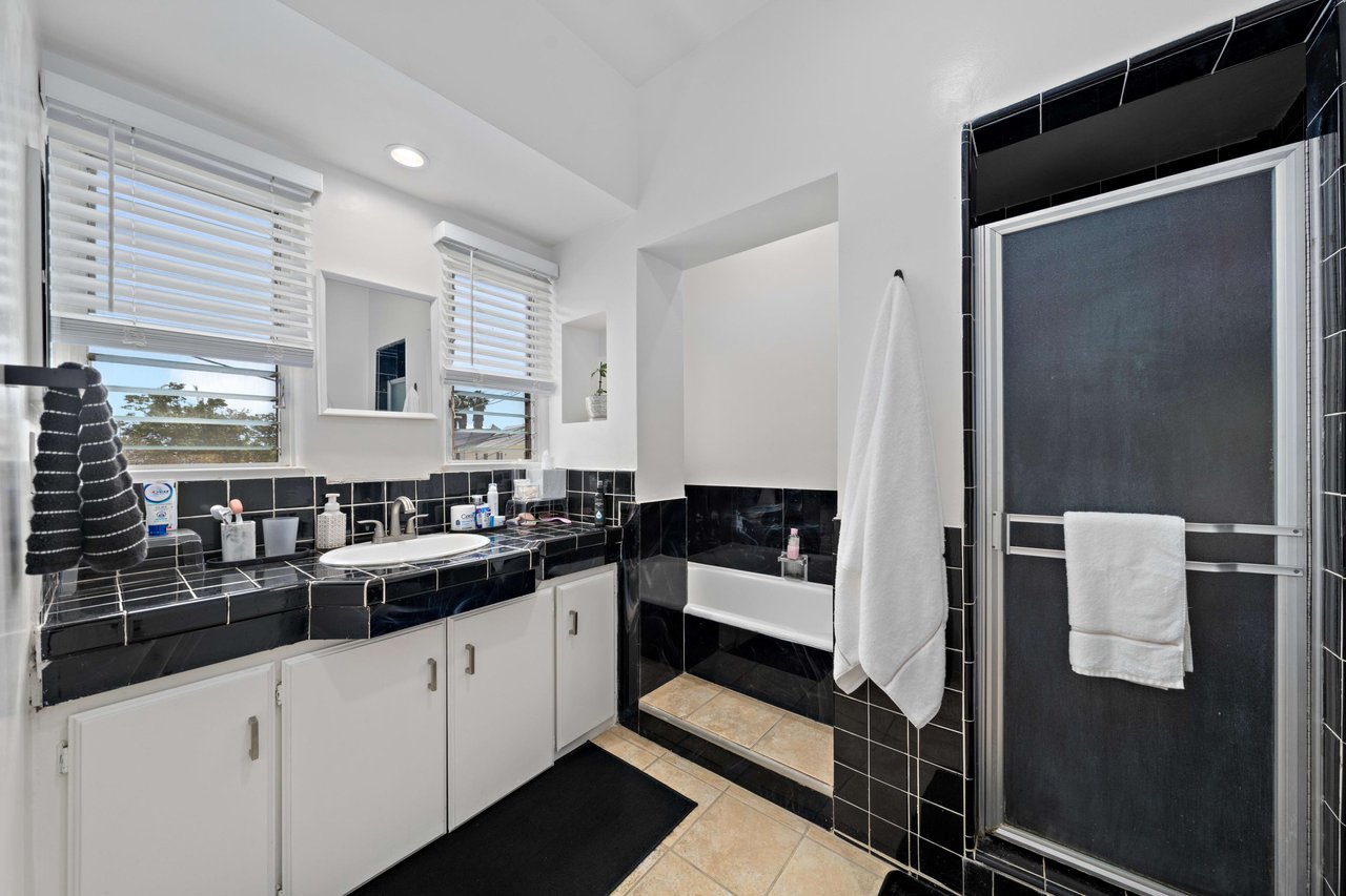 6120 Packard Street, South Carthay