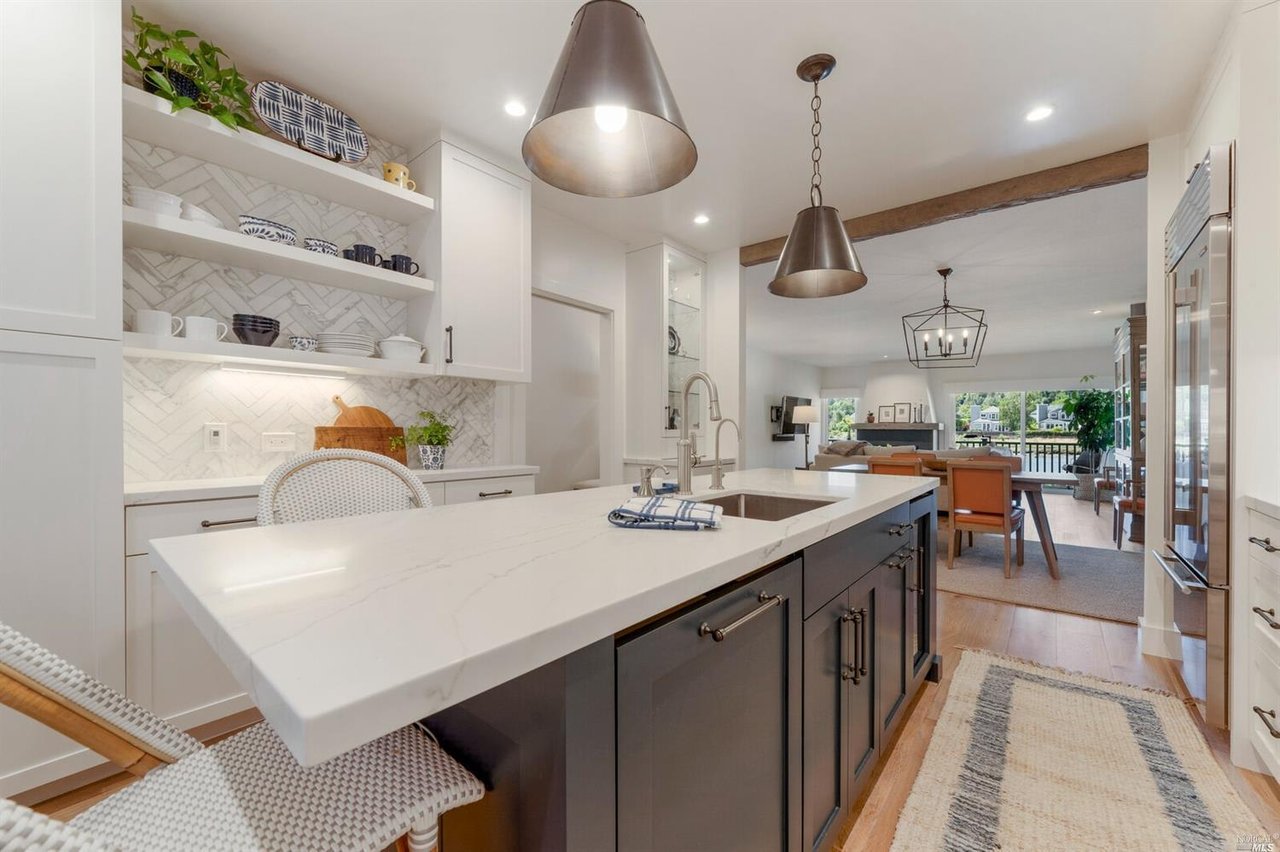 1125 S Eliseo Dr