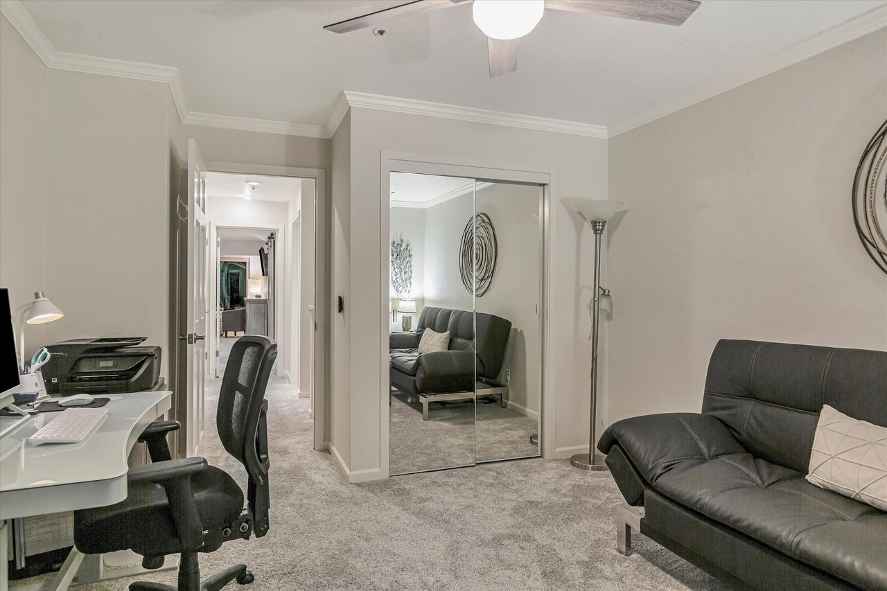 17 Crystal Creek Ct