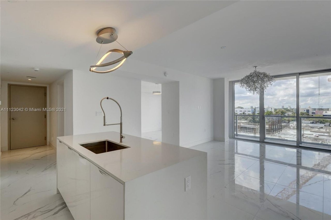 9521 E Bay Harbor Dr, #LP801