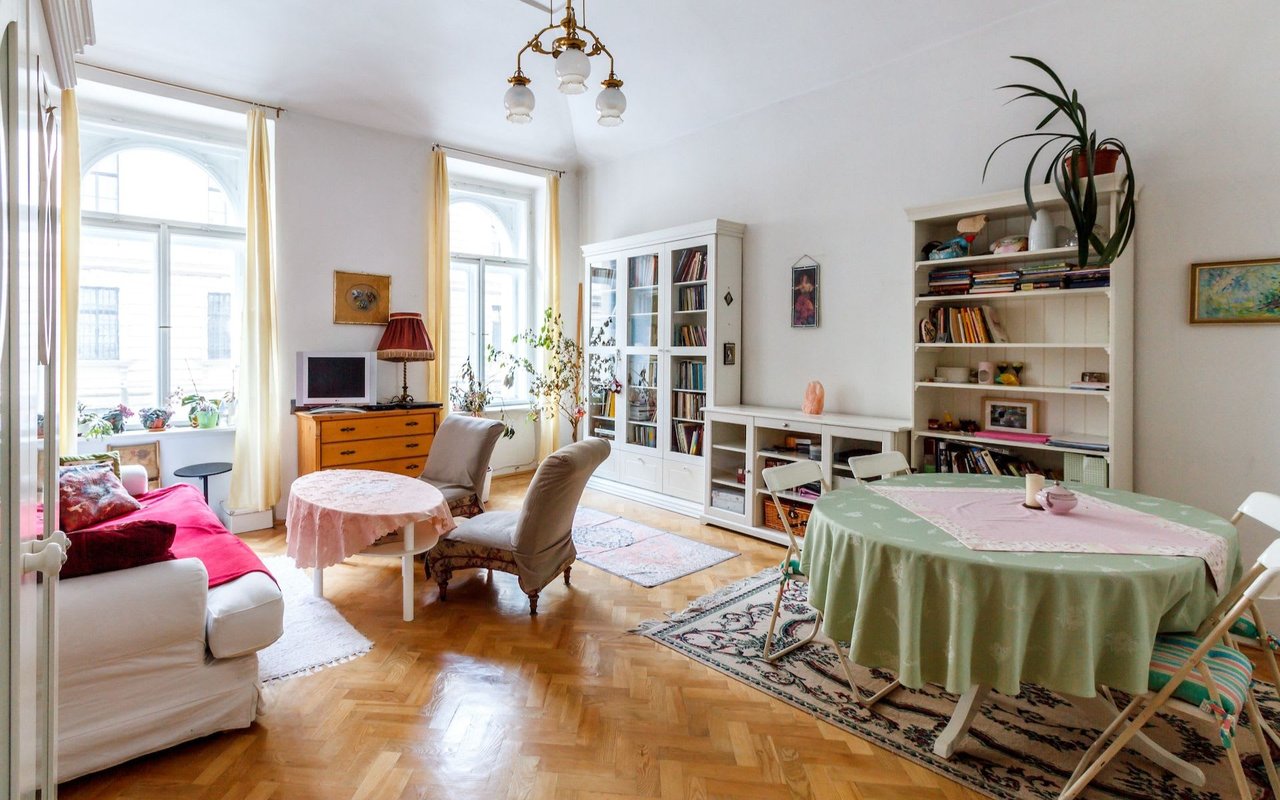 HOW TO CHOOSE THE RIGHT SUBURBAN NEIGHBORHOOD