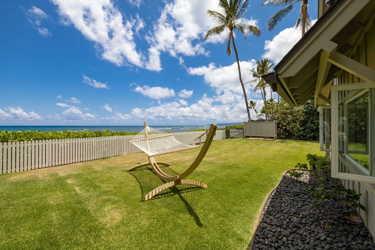 Waialua Beachfront Cottage