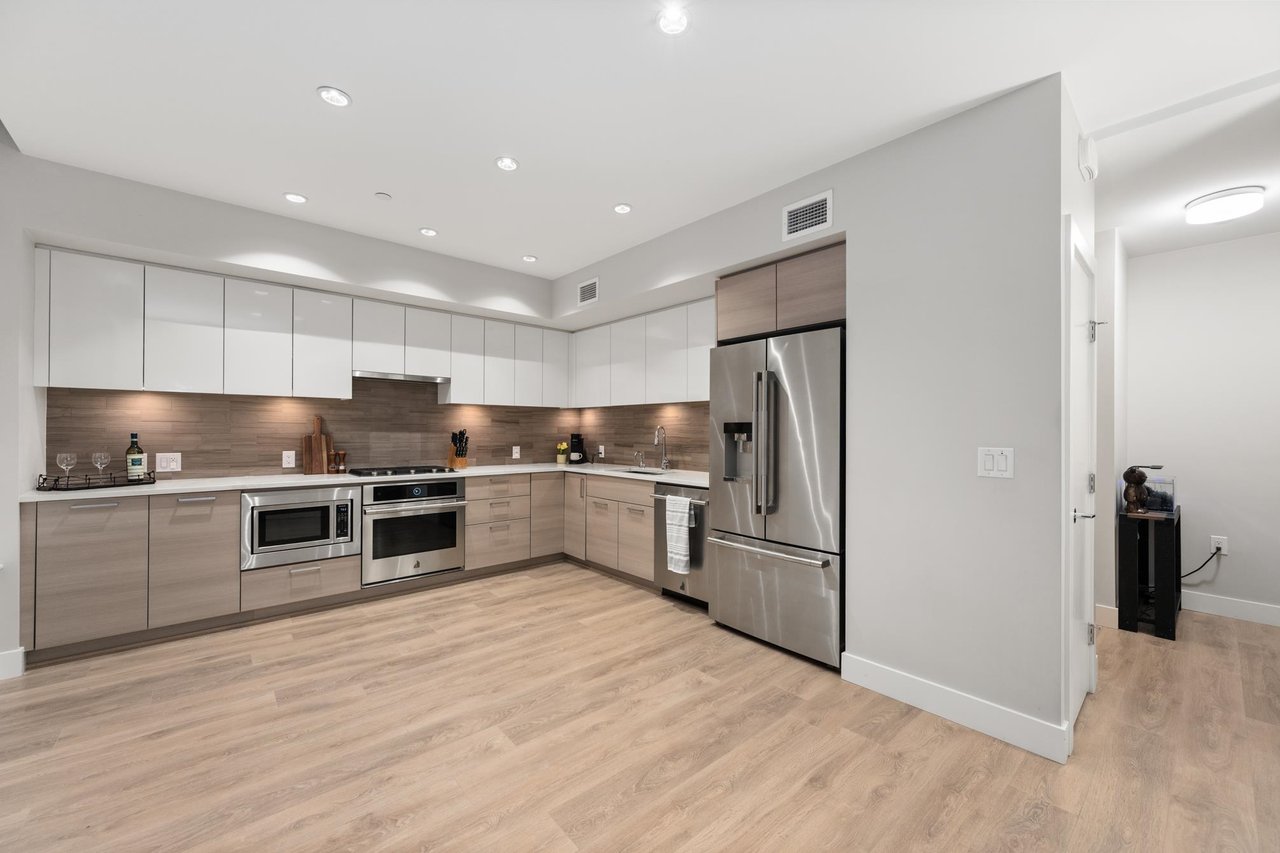 3482 Marine Wy
