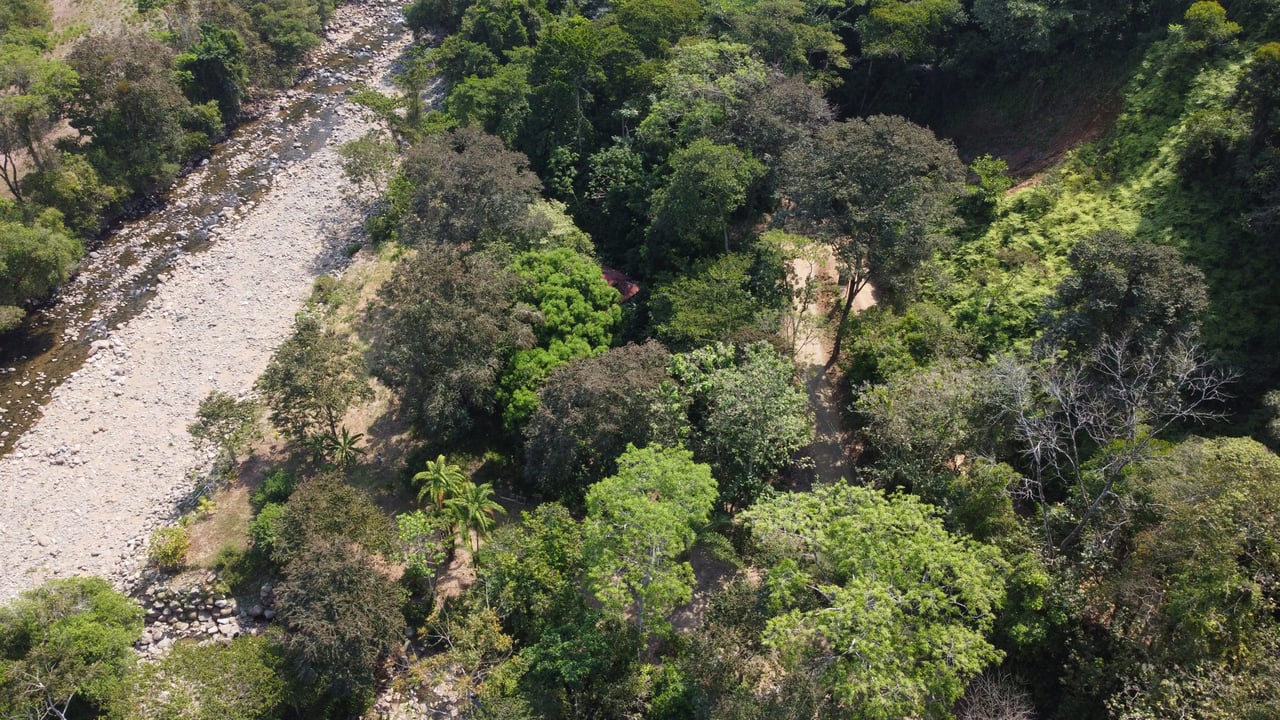 INVESTMENT OPPORTUNITY IN PLATANILLO – YOUR FIXER-UPPER DREAM WALKING DISTANCE TO NAUYACA WATERFALL