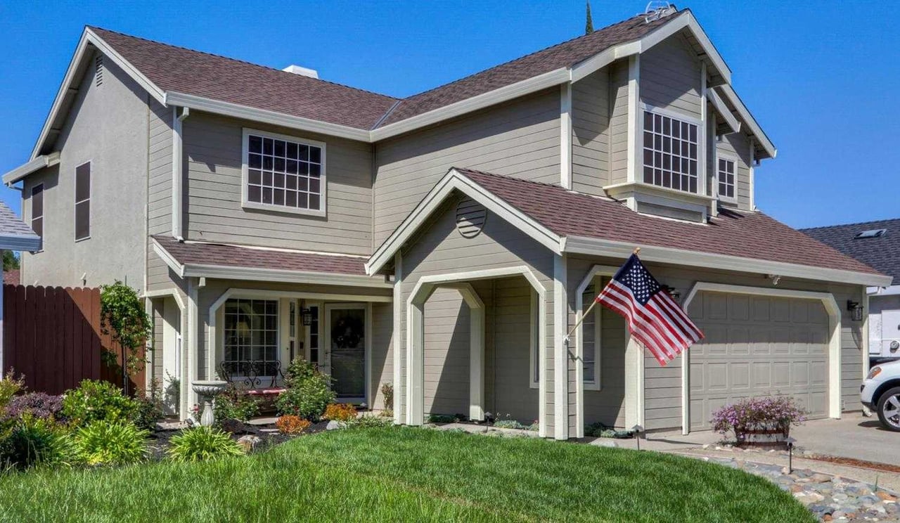 1207 SCHOONER Drive