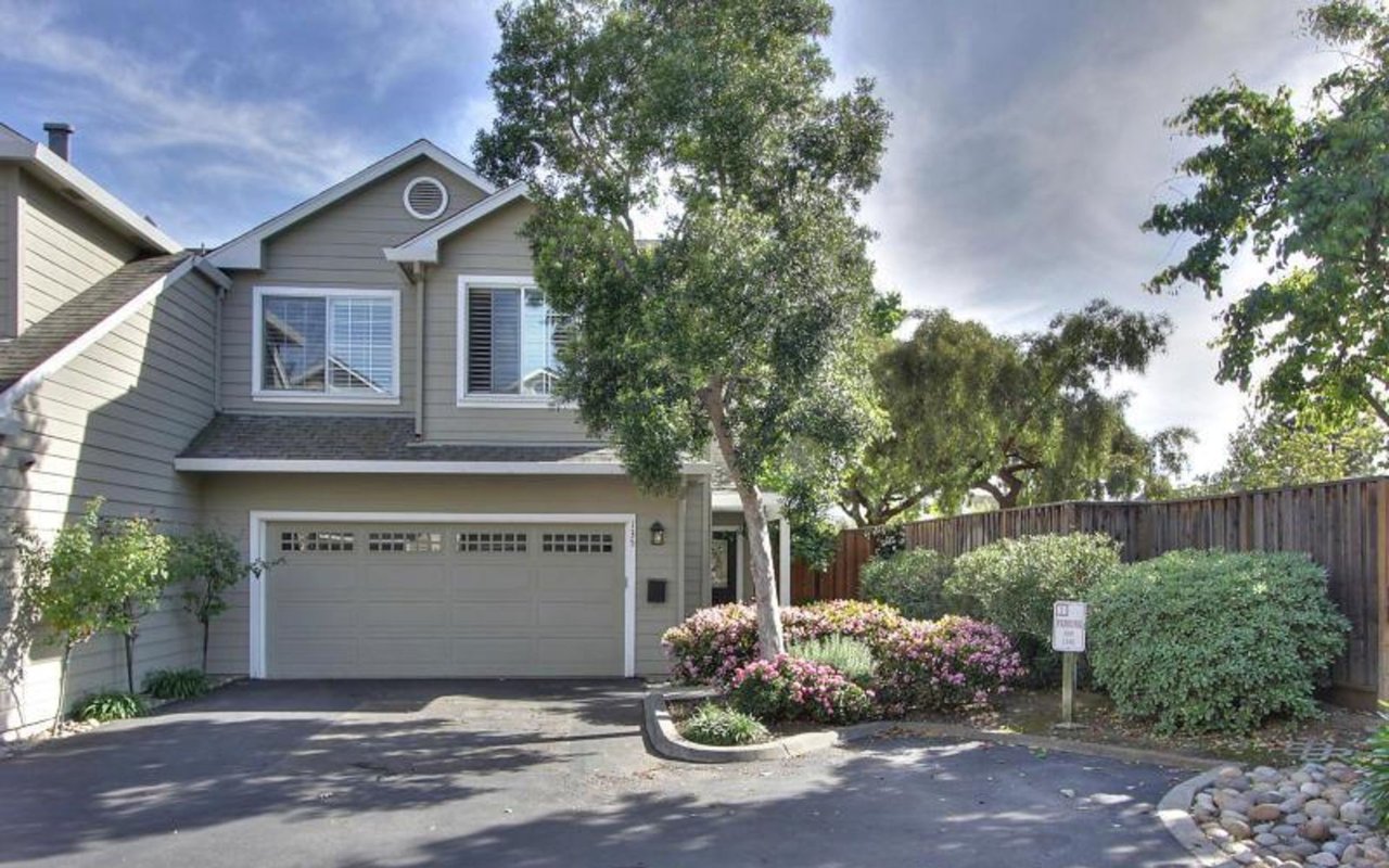 135 Orchard Oak Cir