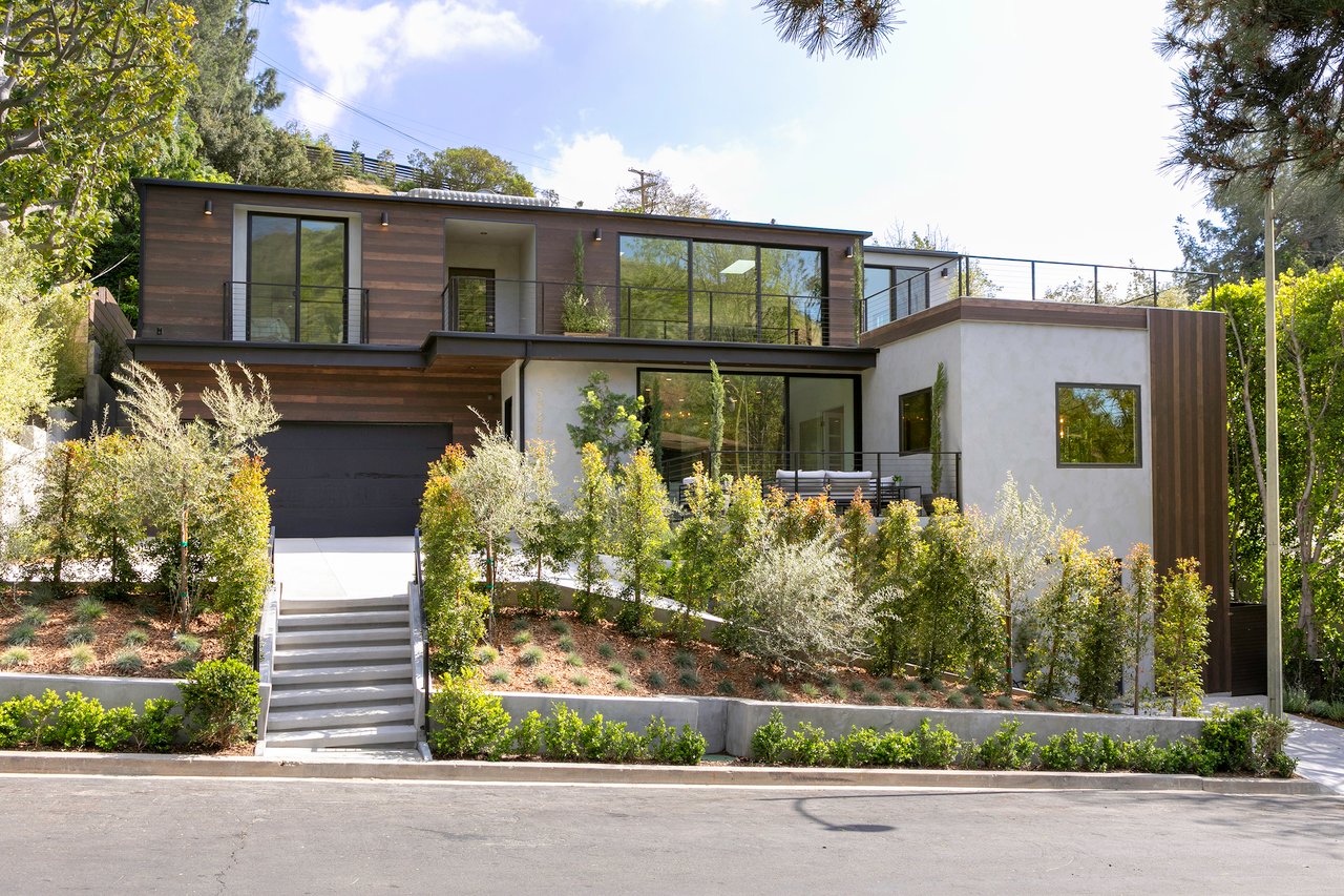 Modern Sanctuary in The Oaks