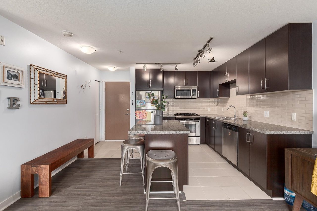 301-701 Klahanie Drive, Port Moody