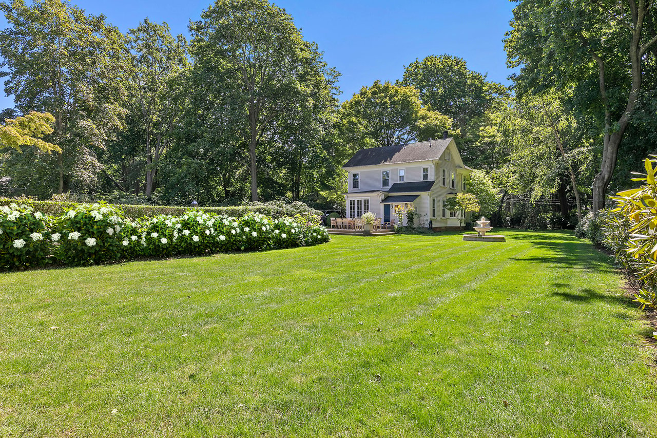 CHARM IN EXCESS, BRIDGEHAMPTON