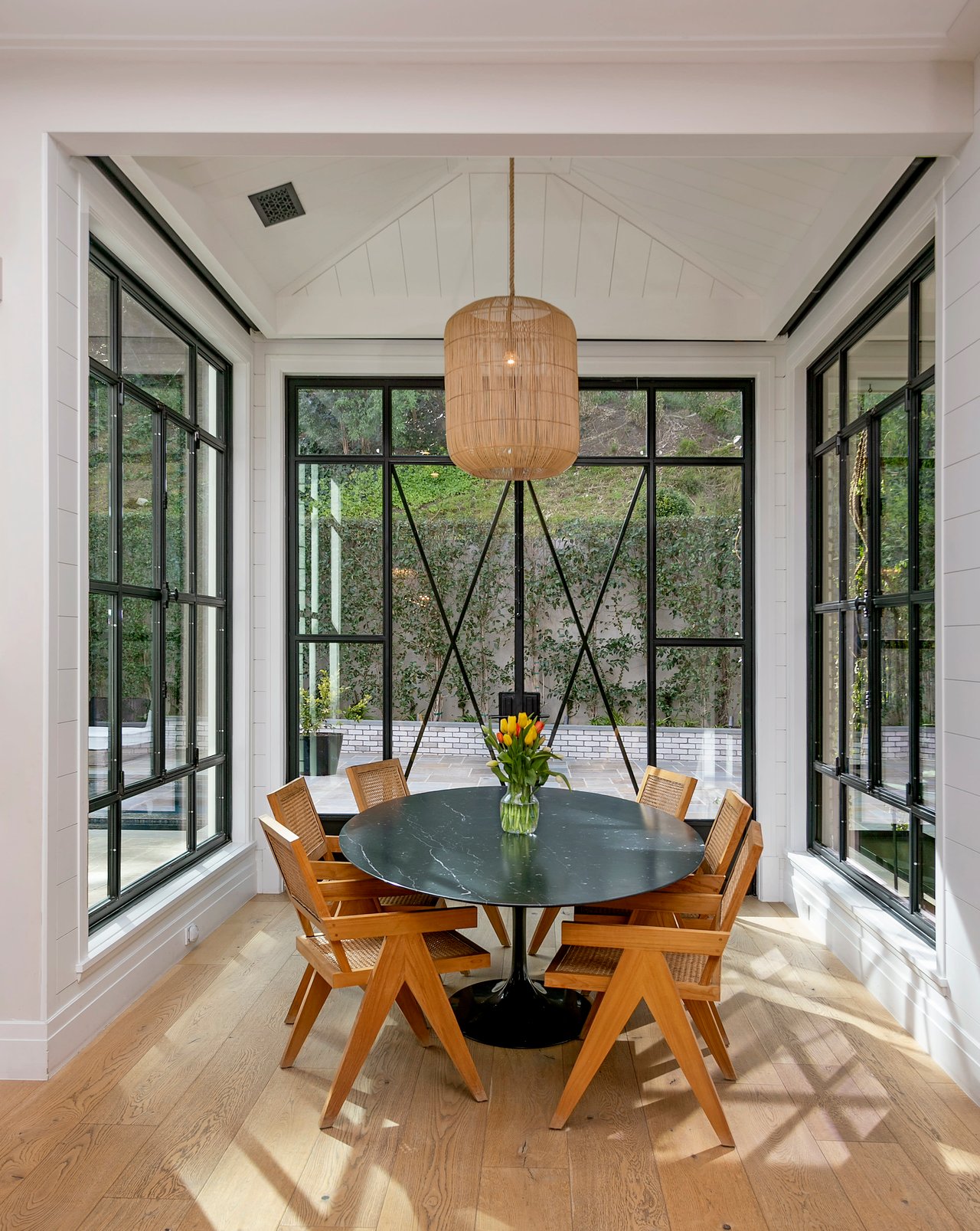 2333 Mandeville Canyon Rd