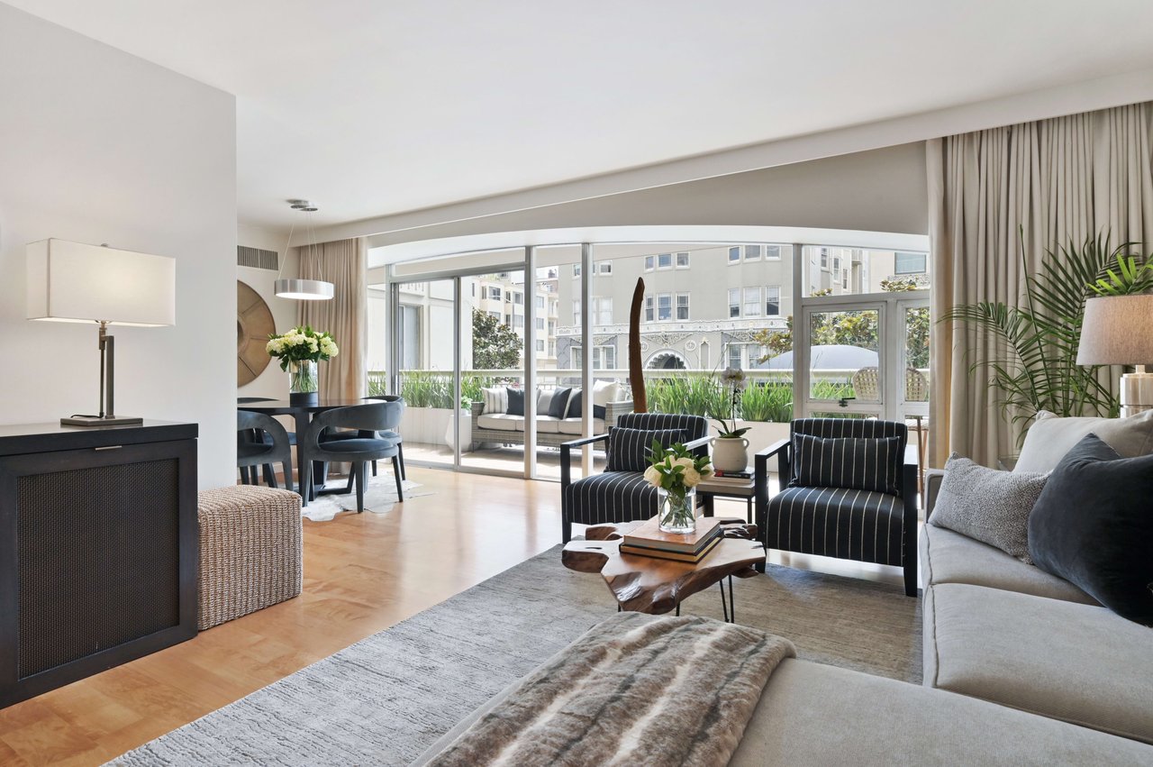 Large Condo & Terrace at 2200 Pacific