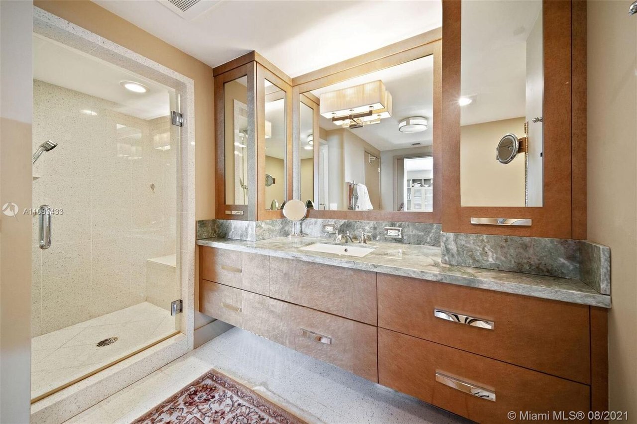 3801 Collins Ave, #501