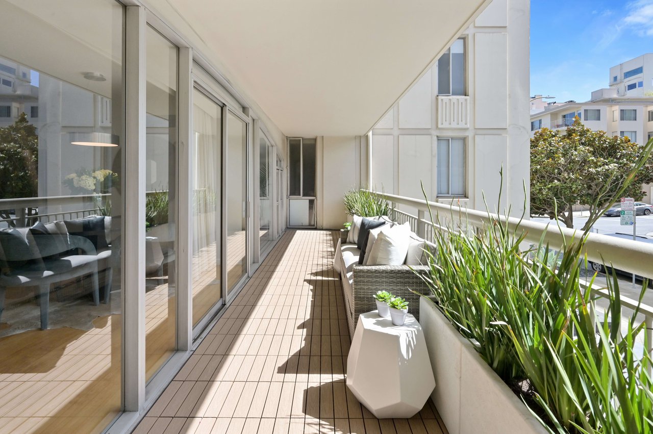 Large Condo & Terrace at 2200 Pacific