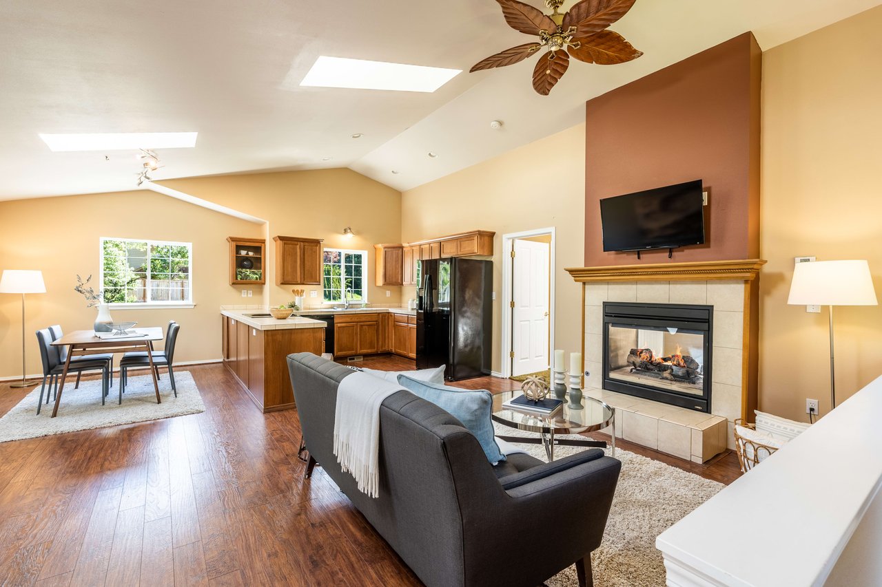 Spacious Duvall Residence