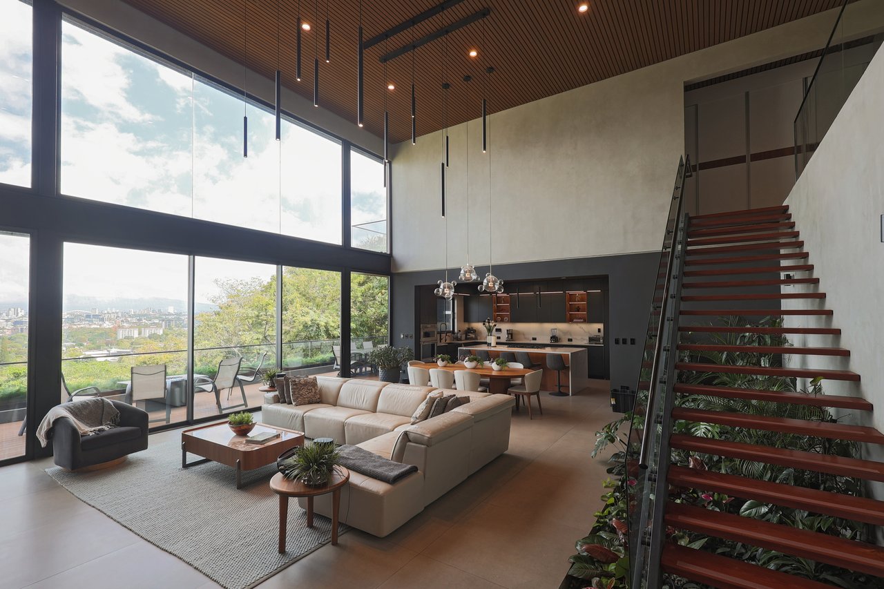 Panoramic City View Estate Home, Escazu, San Jose