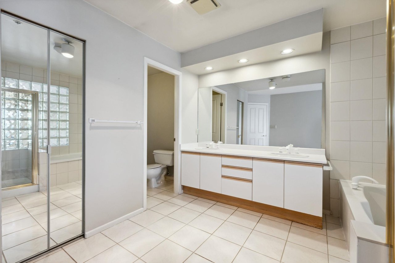 PH2-1859 Spyglass Pl