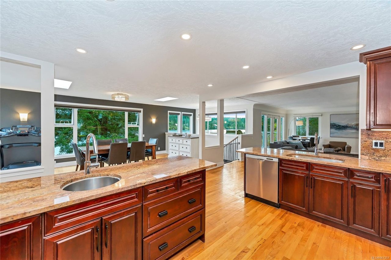 5003 Prospect Lake Rd