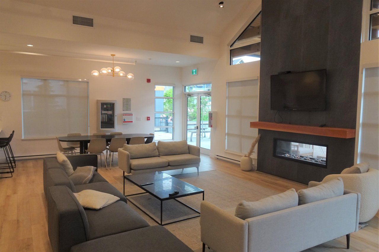322-1792 Starling Dr
