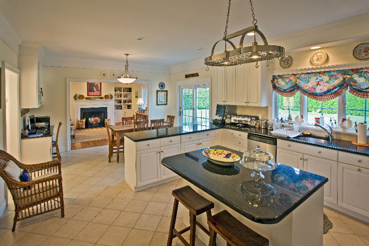 Charming and Cozy in Southampton Village