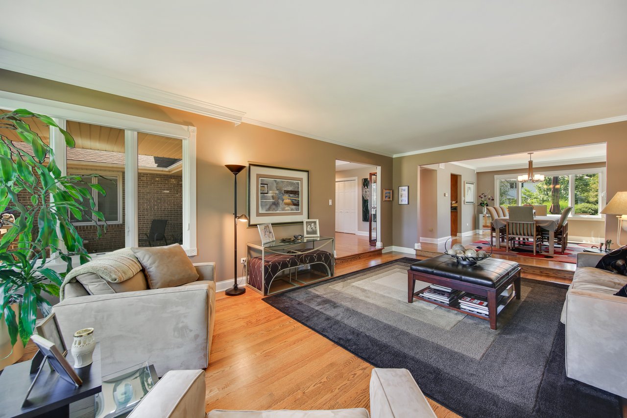 Beautifully Appointed Home Perfect For Entertaining