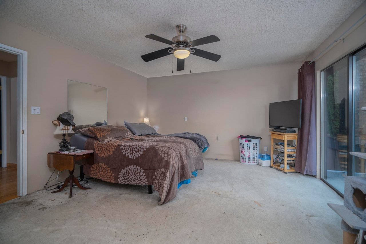 1305 Charter Hill Dr