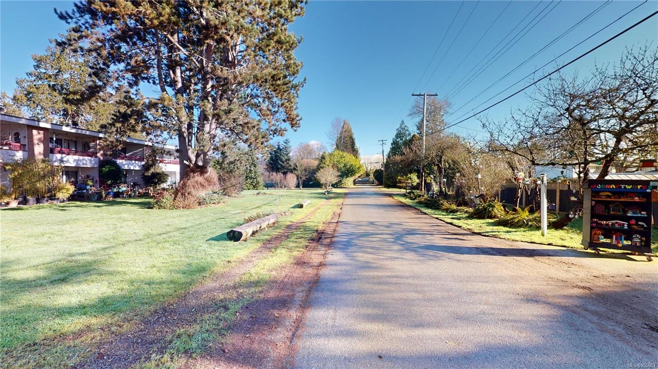 3-1956 Glenidle Rd, Sooke