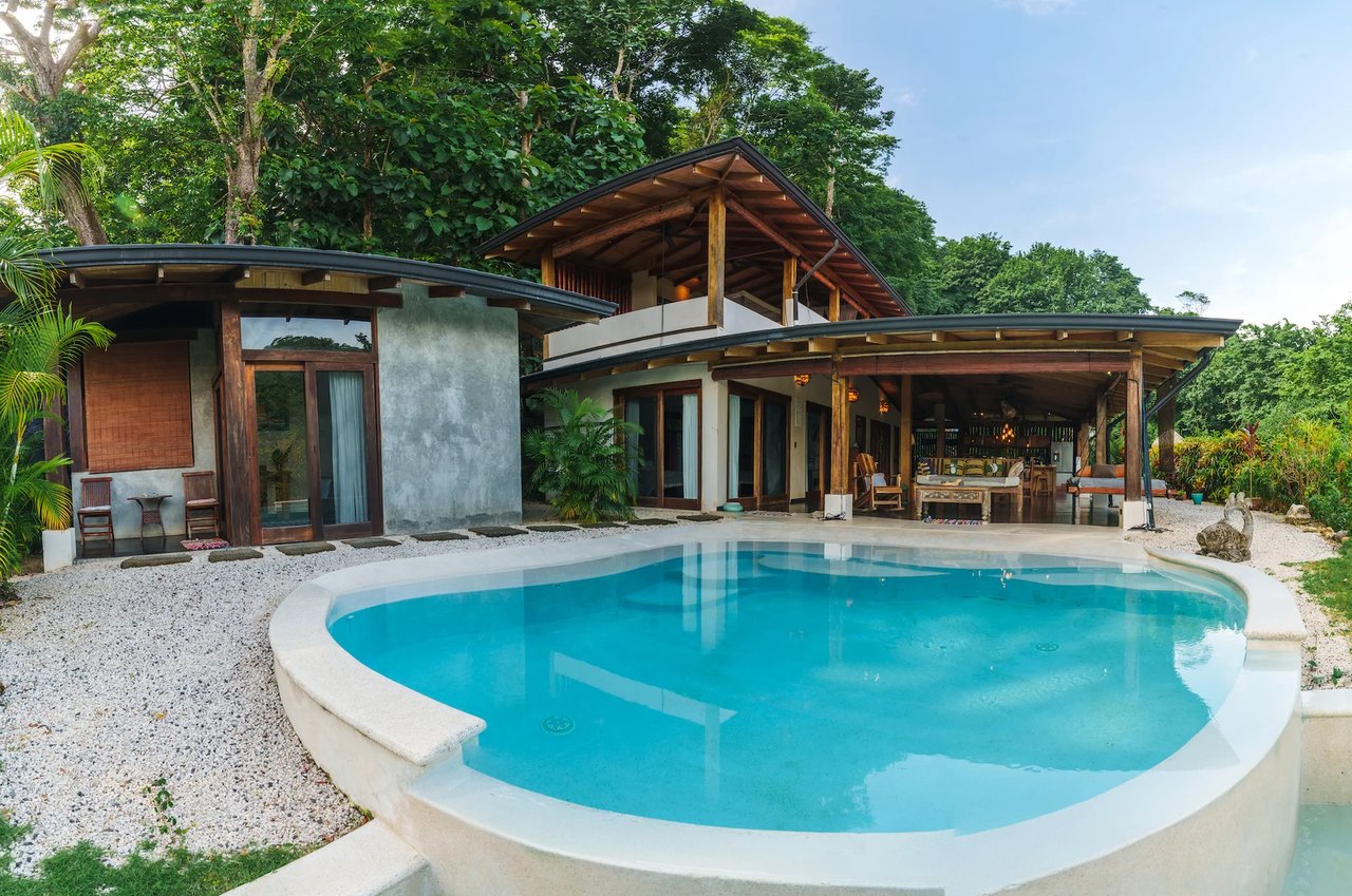 Balinese Vacation Rental Estate, Santa Teresa, Puntarenas