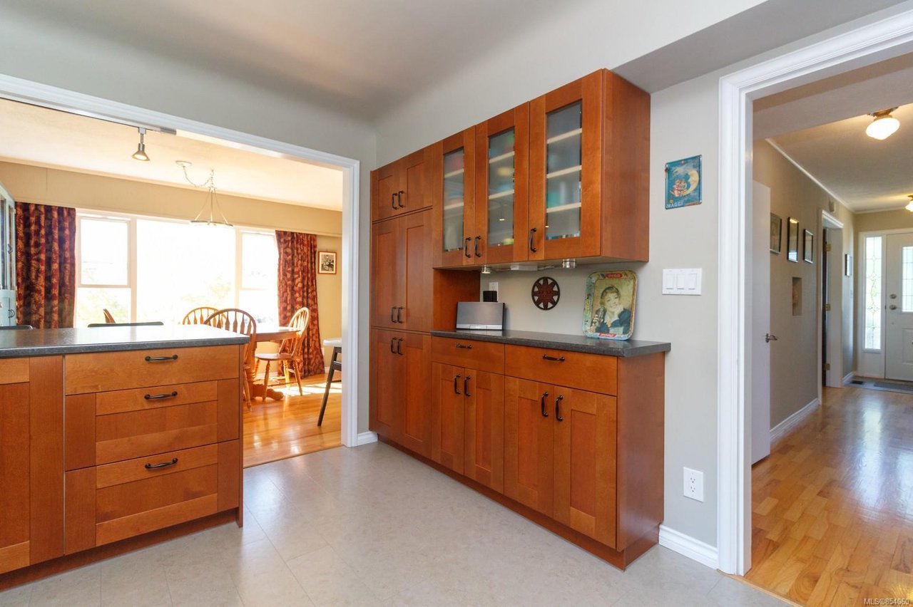 1937 Carrick St