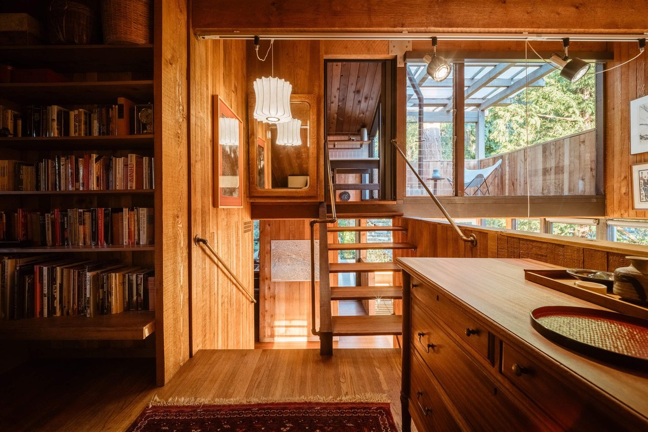 5757 Telegraph Trail, West Vancouver