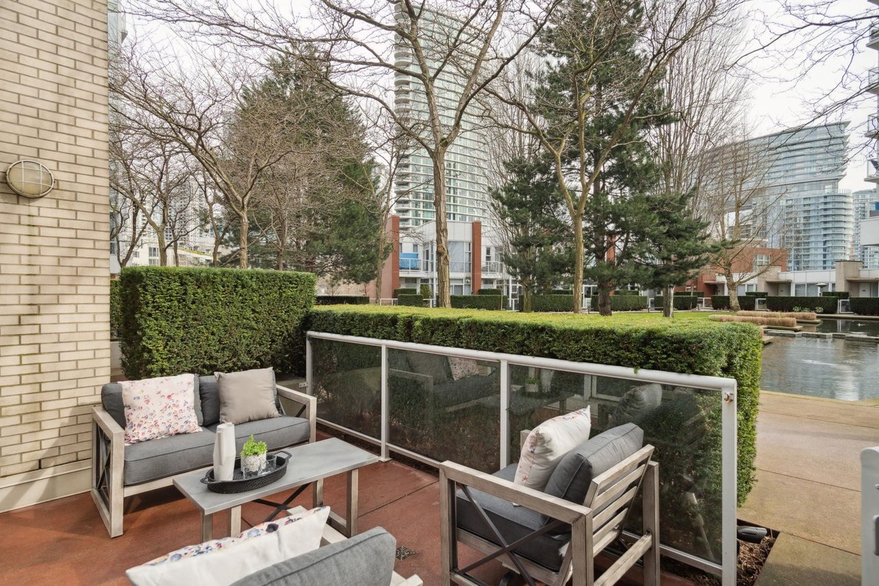 3D-193 Aquarius Mews, Vancouver