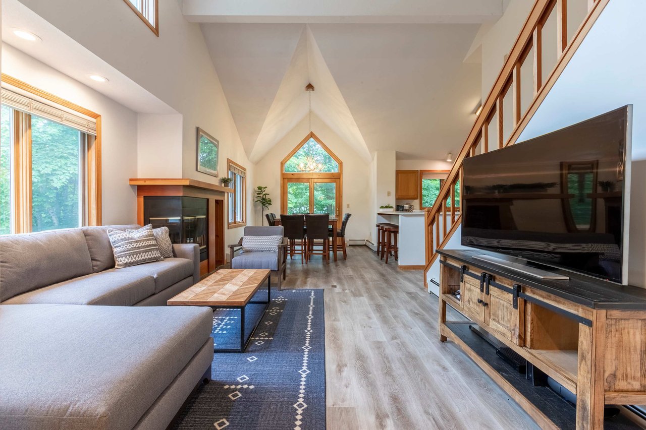 4 bedroom + Loft Forest Ridge Town Home for Ski Season