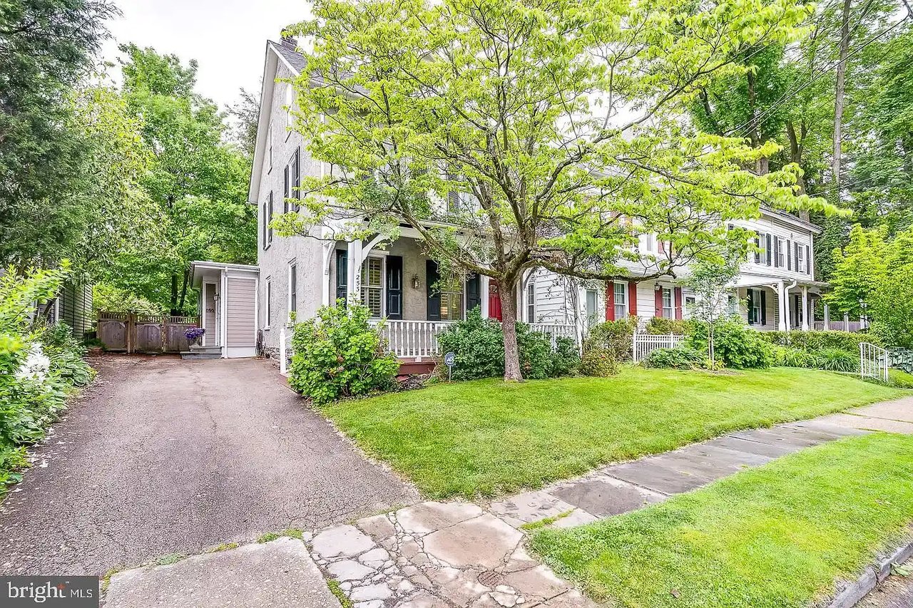 253 E Evergreen Ave