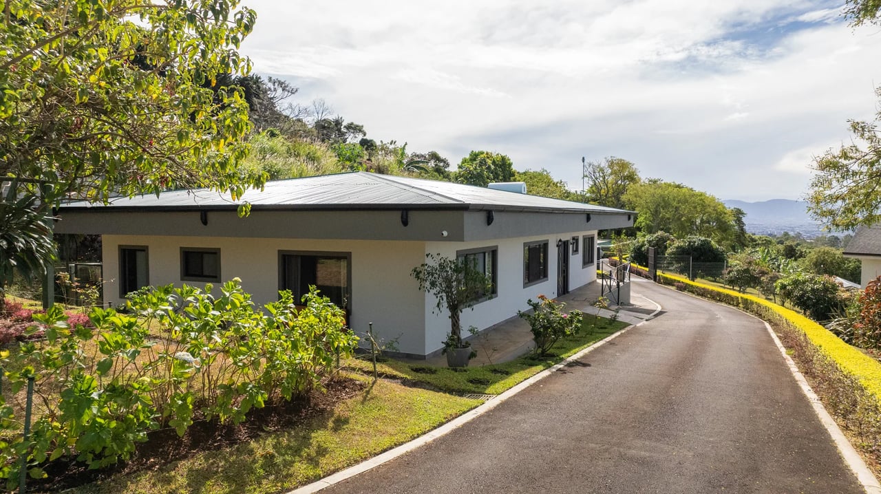 Dual Luxury Homes Estate, Heredia