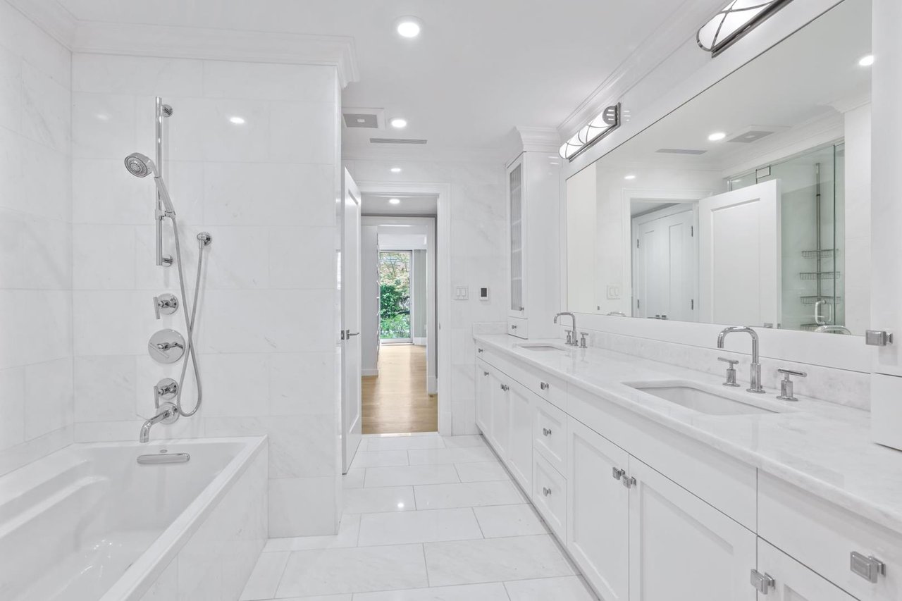 227 East 67th Street, Apt 1