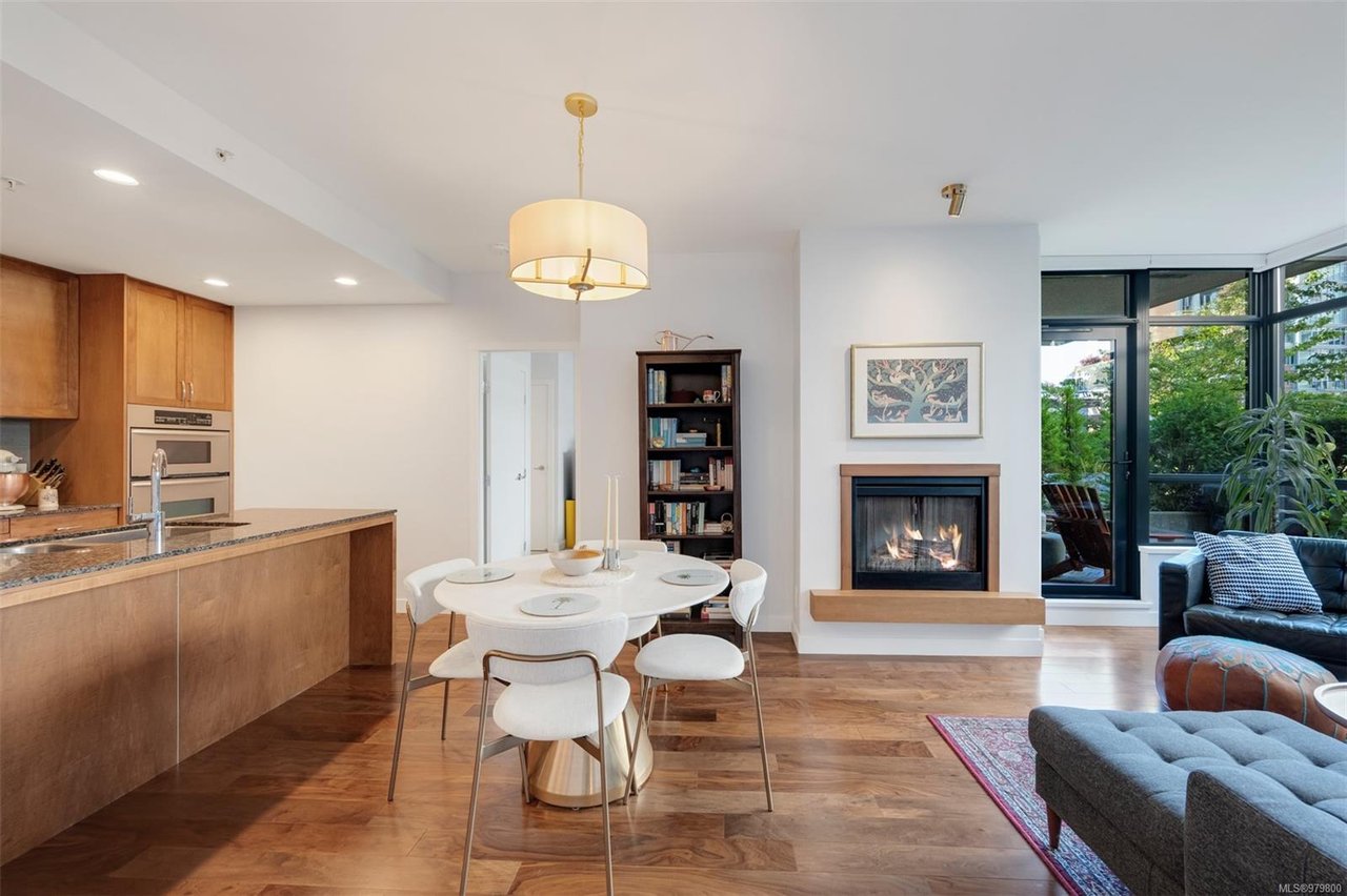 201-788 Humboldt St