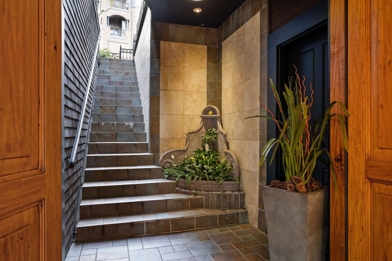 54 De Silva Island Drive