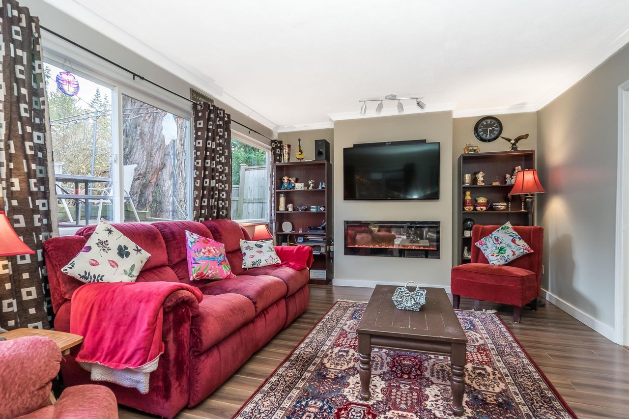 11044 Southridge Rd
