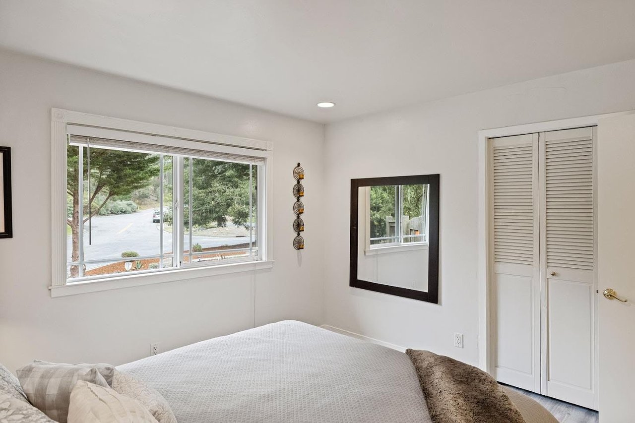 25429 Outlook Dr