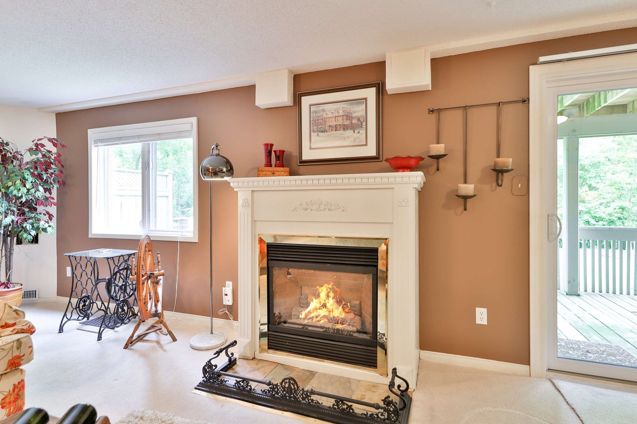 1010 Cristina Crt #11, Mississauga