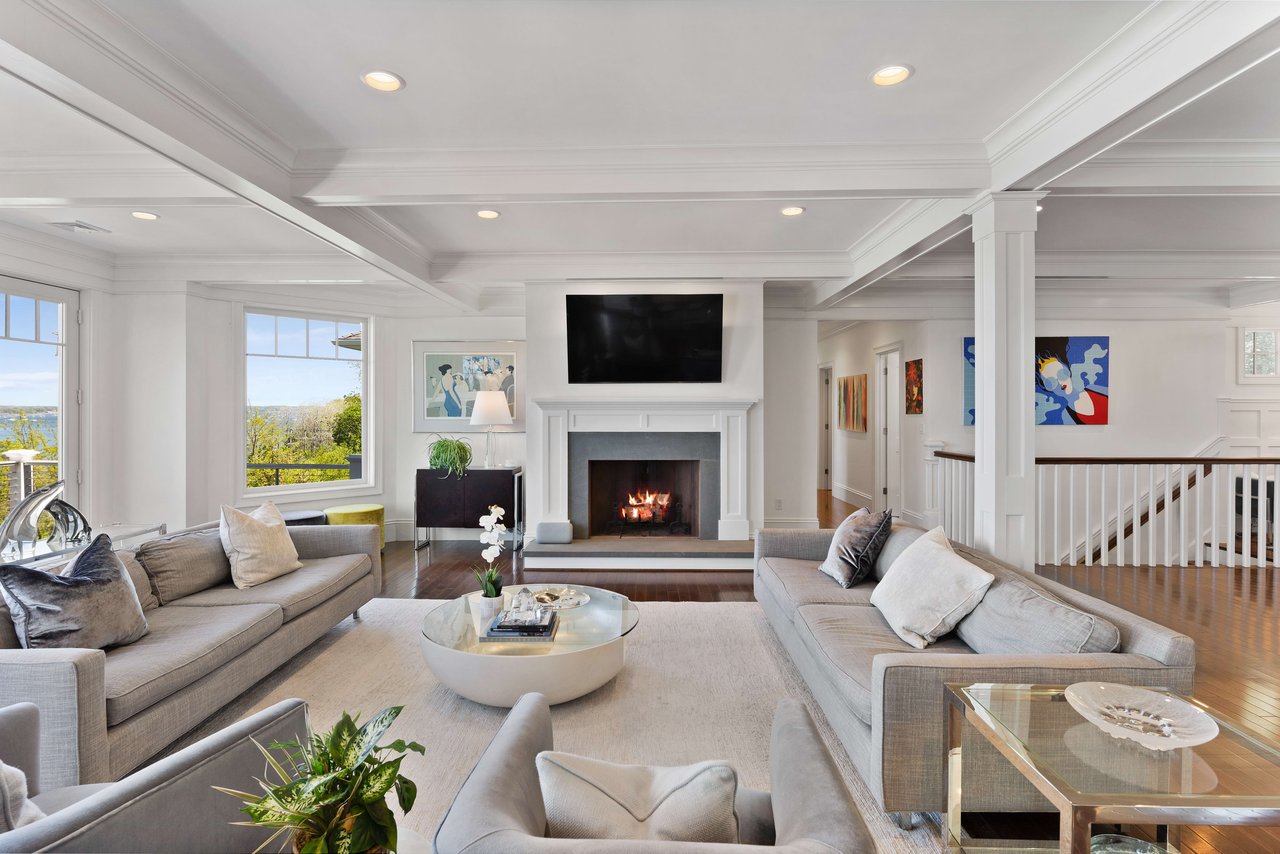 84 Robert Road, Marblehead
