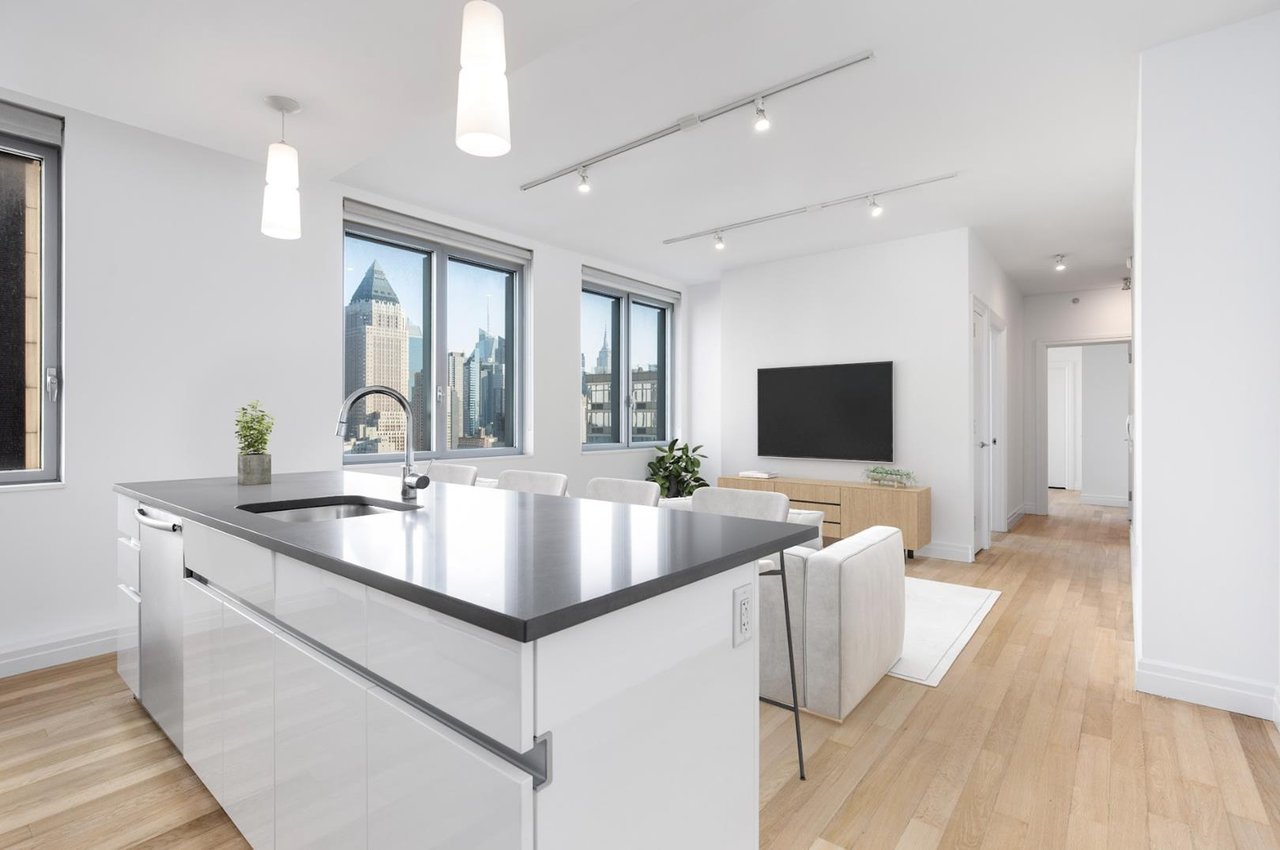 550 West 54th Street, Apt 25V