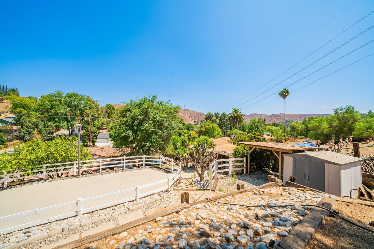 A Lil Bit O' Country in Shadow Hills * SOLD at full price